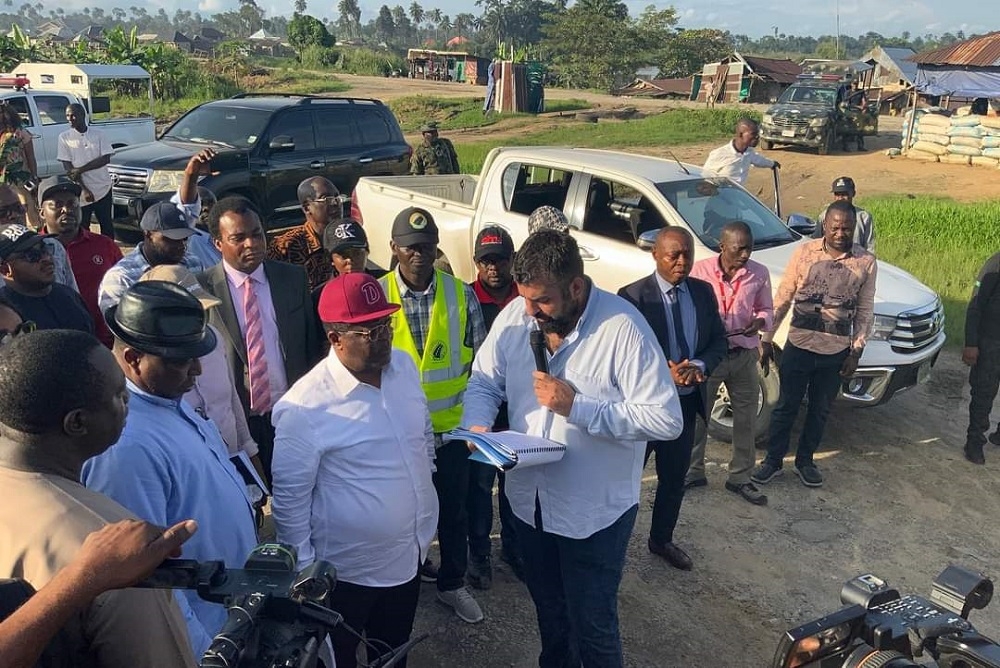 Honourable Minister, Federal Ministry of Works, H.E. Sen (Engr) David Nweze Umahi, CON and Director Highway South South, Engr C.A Ogbuagu, during the inspection of the failed sections of the Dualization of East–West Road Section II(Ahoada to Kaiama) 54km in Bayelsa/Rivers States on the 19th September, 2023