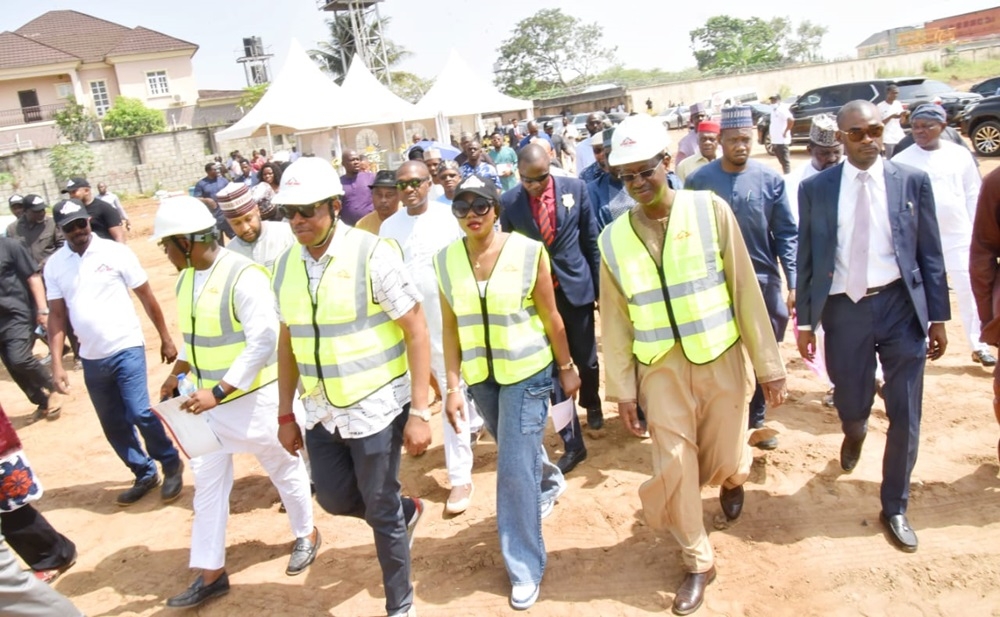 Honourable Minister of Housing and Urban Development, Arc. Ahmed Musa Dangiwa, performing the ground-breaking for a 480-housing unit project at the Kukwaba area of Abuja, on Thursday, 30 November 2023